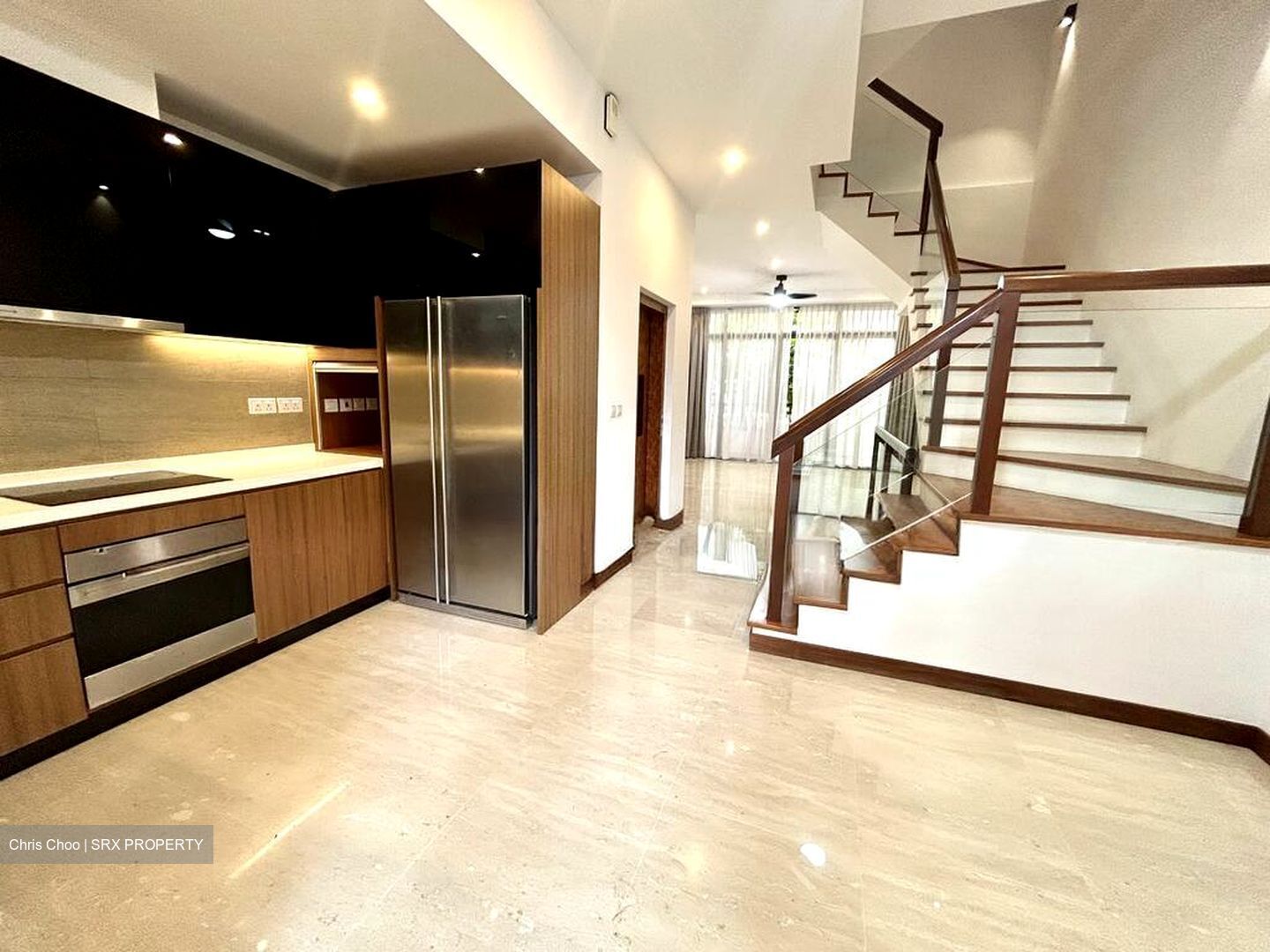 Holland Link (D10), Terrace #497123941